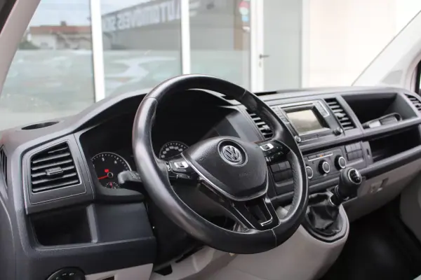 Volkswagen Transporter 2020 - 24990 EUR, 222000 km - AUTO.MOTO.pt - 222000km - foto 19 de 24