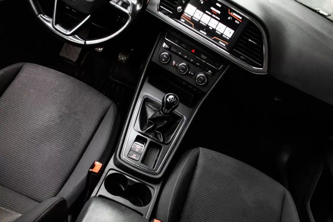 SEAT Leon ST 2019 - 7750 EUR, 352055 km - AUTO.MOTO.pt - 352055km - foto 33 de 43