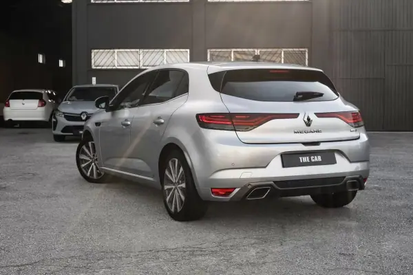 Renault Mégane 2021 - 16900 EUR, 108317 km - AUTO.MOTO.pt - 108317km - foto 8 de 25