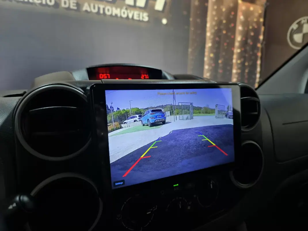 Peugeot PARTNER GIRAFON 2018 - 11990 EUR, 173000 km - AUTO.MOTO.pt - 173000km - foto 4 de 12