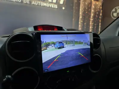 Peugeot PARTNER GIRAFON 2018 - 11990 EUR, 173000 km - AUTO.MOTO.pt - 173000km - foto 4 de 12