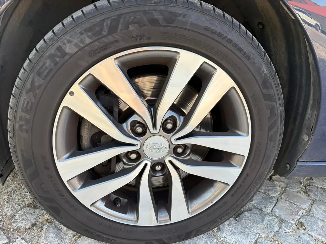 Hyundai i30 CW 2020 - 10900 EUR, 159000 km - AUTO.MOTO.pt - 159000km - foto 12 de 13