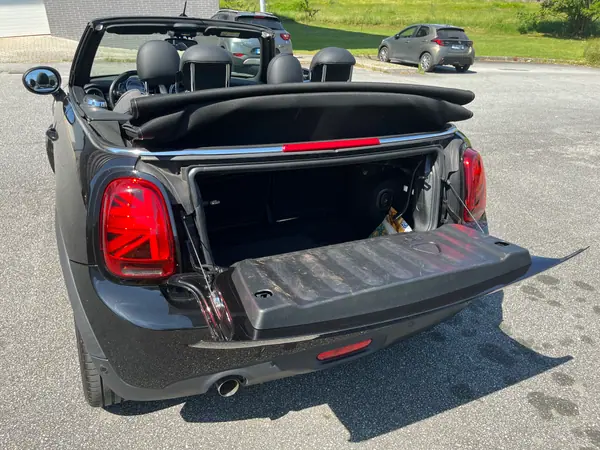 MINI Cabrio 2020 - 18400 EUR, 133000 km - AUTO.MOTO.pt - 133000km - foto 7 de 20