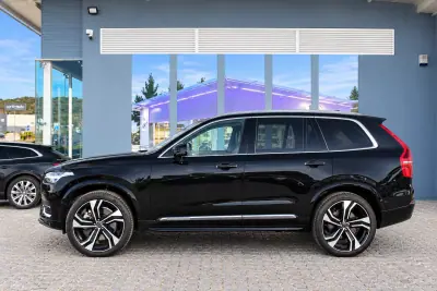 Volvo XC 90 2022 — photo 2 of 10