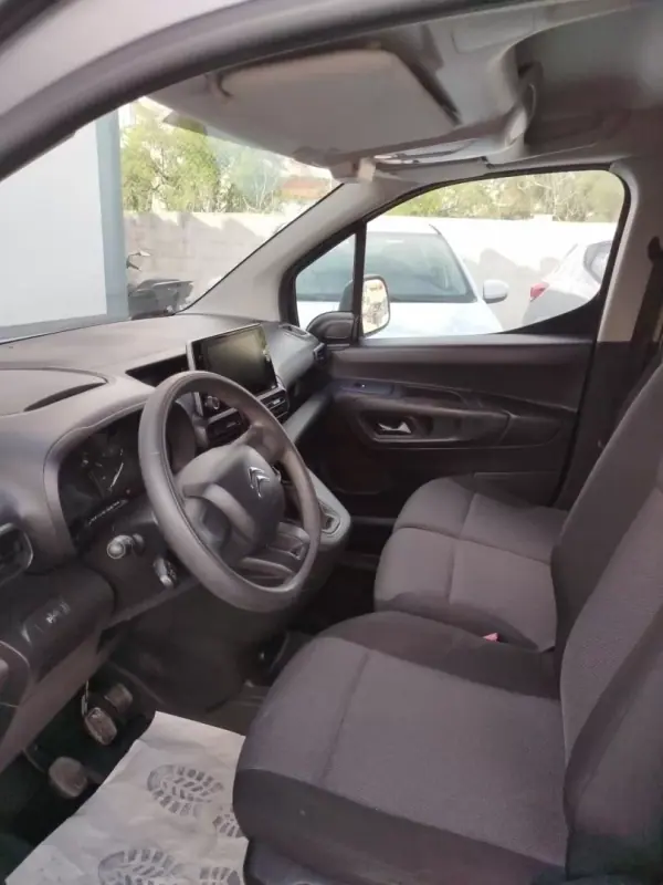 Citroën Berlingo blue hdi 2019 - 16900 EUR, 89000 km - AUTO.MOTO.pt - 89000km - foto 4 de 9