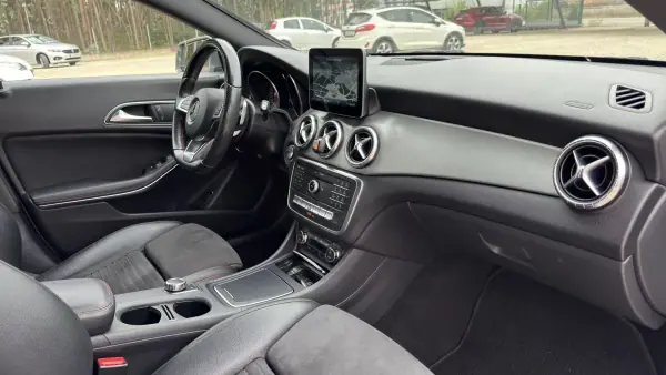 Mercedes-Benz CLA 200 2017 - 21800 EUR, 181000 km - AUTO.MOTO.pt - 181000km - foto 42 de 55