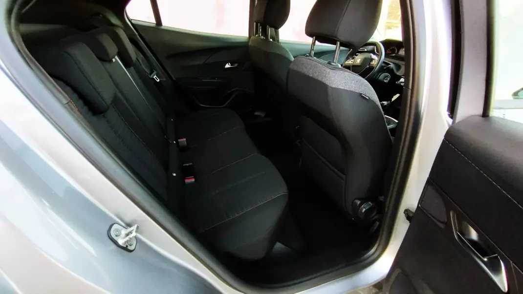 Peugeot 2008 2021 - 17999 EUR, 118000 km - AUTO.MOTO.pt - 118000km - foto 21 de 31