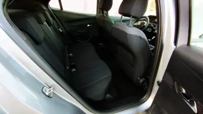 Peugeot 2008 2021 - 17999 EUR, 118000 km - AUTO.MOTO.pt - 118000km - foto 21 de 31