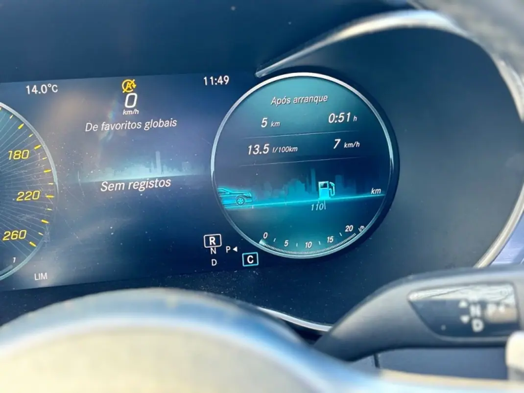 Mercedes-Benz C 220 2018 - 32500 EUR, 120400 km - AUTO.MOTO.pt - 120400km - foto 18 de 40