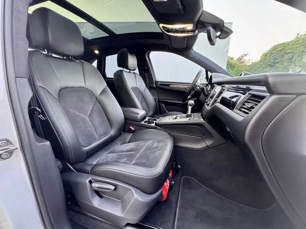 Porsche Macan 2016 - 45990 EUR, 132000 km - AUTO.MOTO.pt - 132000km - foto 28 de 34