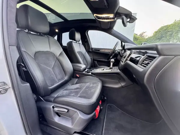 Porsche Macan 2016 - 45990 EUR, 132000 km - AUTO.MOTO.pt - 132000km - foto 28 de 34