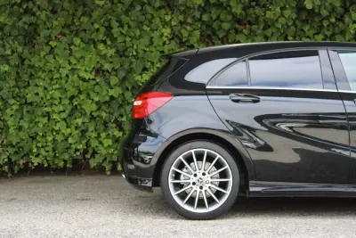Mercedes-Benz A 180 2014 - 13900 EUR, 292000 km - AUTO.MOTO.pt - 292000km - foto 4 de 17