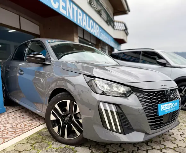 Peugeot 208 1.2 PureTech Allure 101Cv | CÂMARA | CARPLAY 2024 Petrol — 57 000 km · Porto Peugeot 208 2024