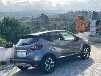 Renault Captur 2019 - 16990 EUR, 90898 km - AUTO.MOTO.pt - 90898km - foto 10 de 37