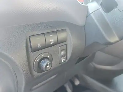 Citroën BERLINGO 3 LUGARES 2017 - 9000 EUR, 220000 km - AUTO.MOTO.pt - 220000km - foto 19 de 30