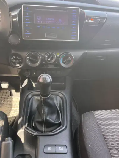 Toyota Hilux 2018 - 28900 EUR, 159021 km - 159021km - foto 10 de 11