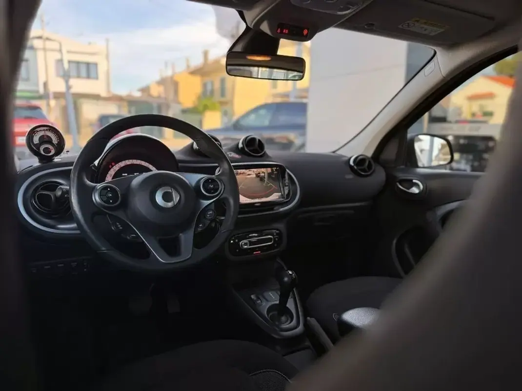 Smart ForFour 2020 - 12990 EUR, 37813 km - AUTO.MOTO.pt - 37813km - foto 15 de 17