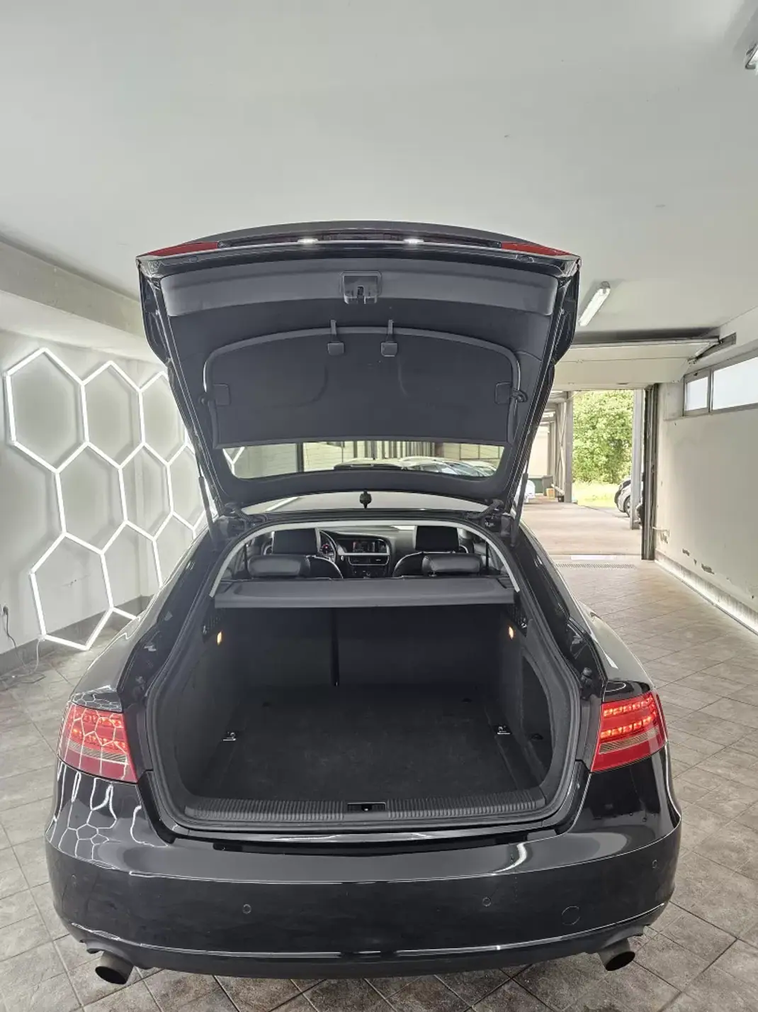 Audi A5 Sportback 2011 - 17500 EUR, 123569 km - AUTO.MOTO.pt - 123569km - foto 28 de 29