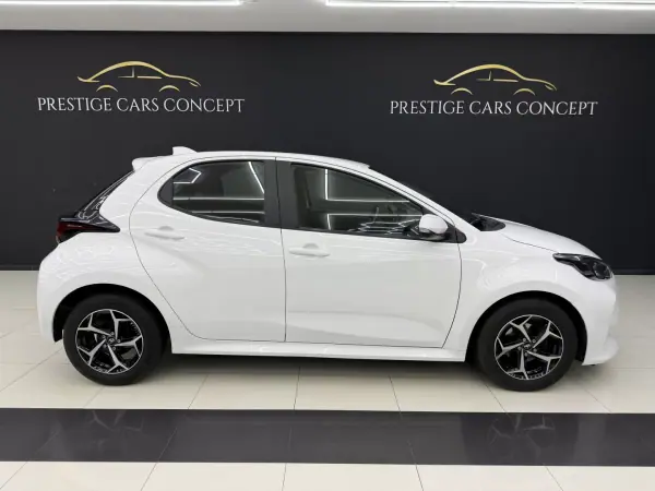Toyota Yaris 2021 - 15950 EUR, 131306 km - AUTO.MOTO.pt - 131306km - foto 2 de 40