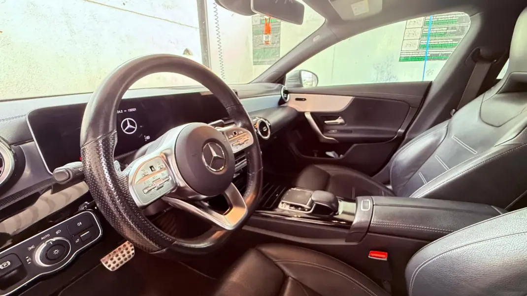 Mercedes-Benz CLA 180 2019 - 23800 EUR, 131000 km - AUTO.MOTO.pt - 131000km - foto 11 de 16