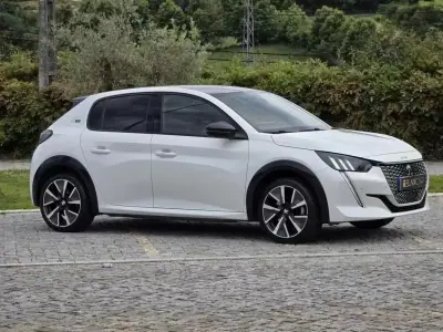Peugeot e-208 2020 - 15990 EUR, 82500 km - AUTO.MOTO.pt - 82500km - foto 6 de 22