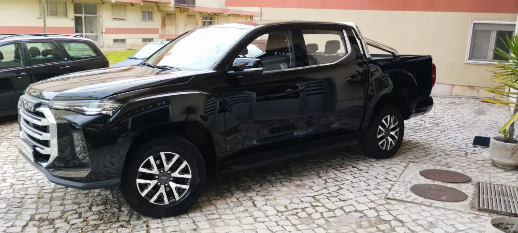 Maxus 2023 - 31500 EUR, 12635 km - AUTO.MOTO.pt - 12635km - foto 4 de 26