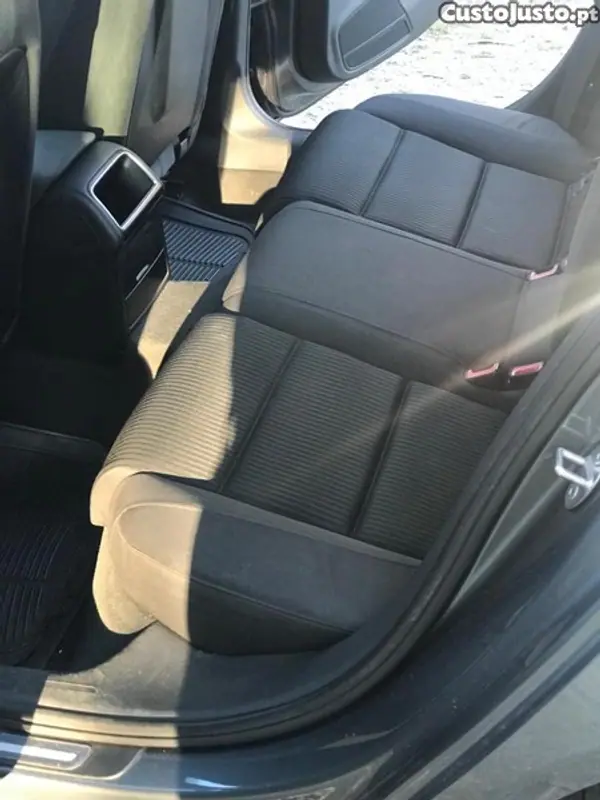 Audi A4 2013 - 8000 EUR, 373000 km - AUTO.MOTO.pt - 373000km - foto 6 de 7