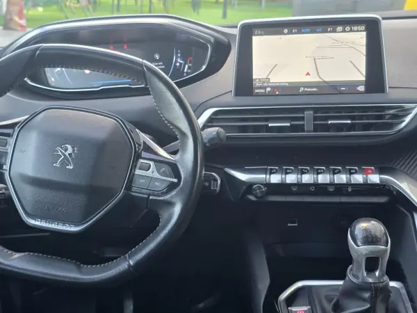 Peugeot 3008 2019 - 13900 EUR, 198000 km - AUTO.MOTO.pt - 198000km - foto 43 de 58