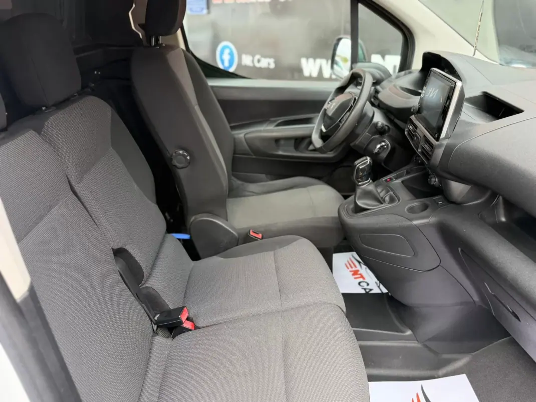 Peugeot PARTNER 1.6 BLUEHDI 100 CVM5 STANDARD ASPHALT 3 LUGARES 2020 - 12900 EUR, 151831 km - AUTO.MOTO.pt - 151831km - foto 12 de 15