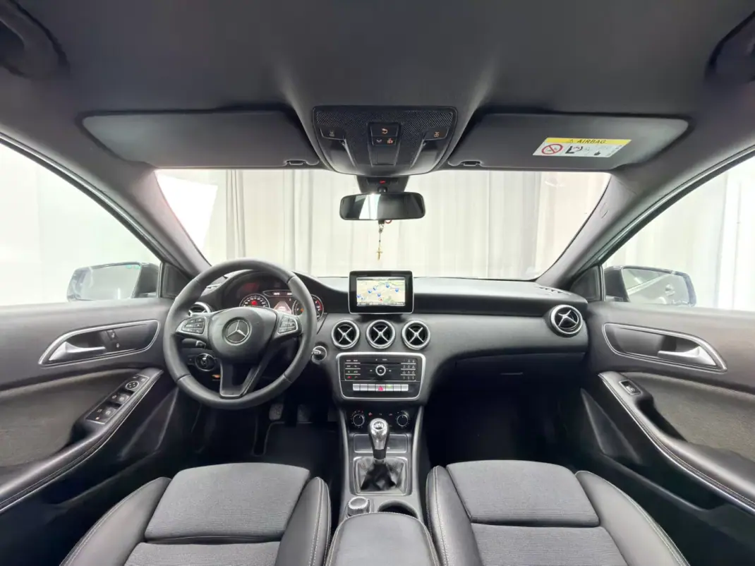 Mercedes-Benz A 180 2017 - 16500 EUR, 161000 km - AUTO.MOTO.pt - 161000km - foto 12 de 23