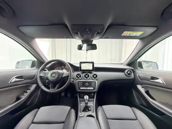 Mercedes-Benz A 180 2017 - 16500 EUR, 161000 km - AUTO.MOTO.pt - 161000km - foto 12 de 23