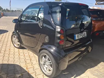 Smart ForTwo Coupé 2000 - 2300 EUR, 250000 km - AUTO.MOTO.pt - 250000km - foto 4 de 7