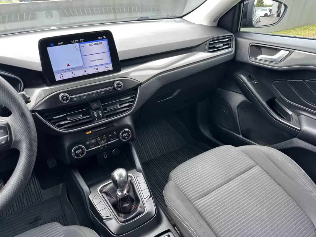 Ford Focus 2018 - 10900 EUR, 100000 km - AUTO.MOTO.pt - 100000km - foto 30 de 56