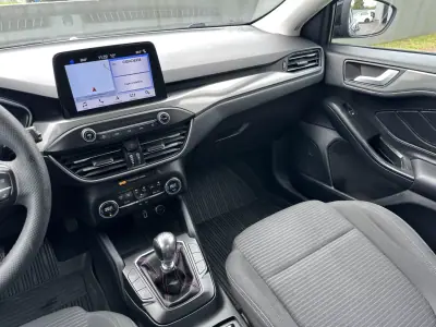 Ford Focus 2018 - 10900 EUR, 100000 km - AUTO.MOTO.pt - 100000km - foto 30 de 56