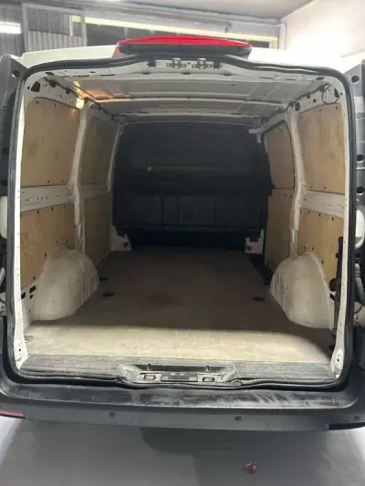 Mercedes-Benz Vito 2021 - 18500 EUR, 166000 km - AUTO.MOTO.pt - 166000km - foto 7 de 27