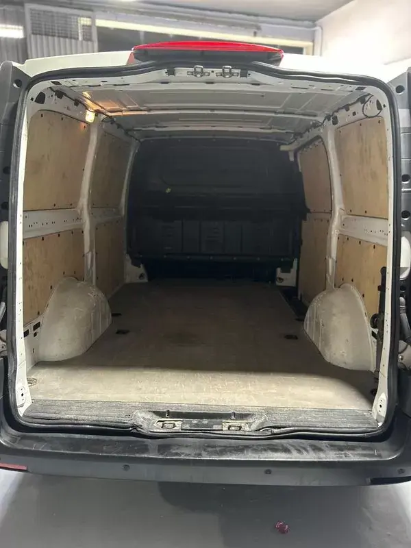 Mercedes-Benz Vito 2021 - 18500 EUR, 166000 km - AUTO.MOTO.pt - 166000km - foto 7 de 27