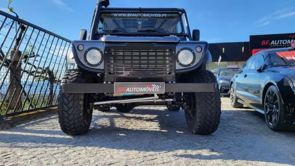 Land Rover Defender 2001 - 35000 EUR, 81787 km - AUTO.MOTO.pt - 81787km - foto 4 de 57