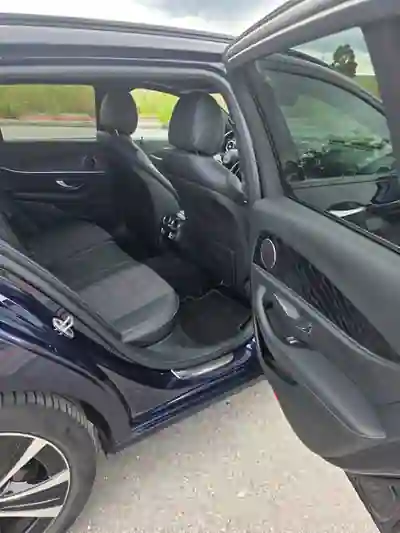 Mercedes-Benz E 300 2020 - 35500 EUR, 151500 km - AUTO.MOTO.pt - 151500km - foto 10 de 11