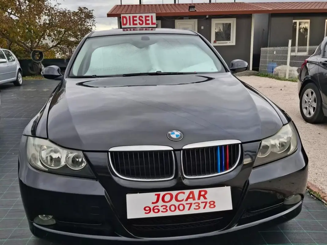 BMW 318 2008 - 9990 EUR, 165000 km - AUTO.MOTO.pt - 165000km - foto 1 de 6