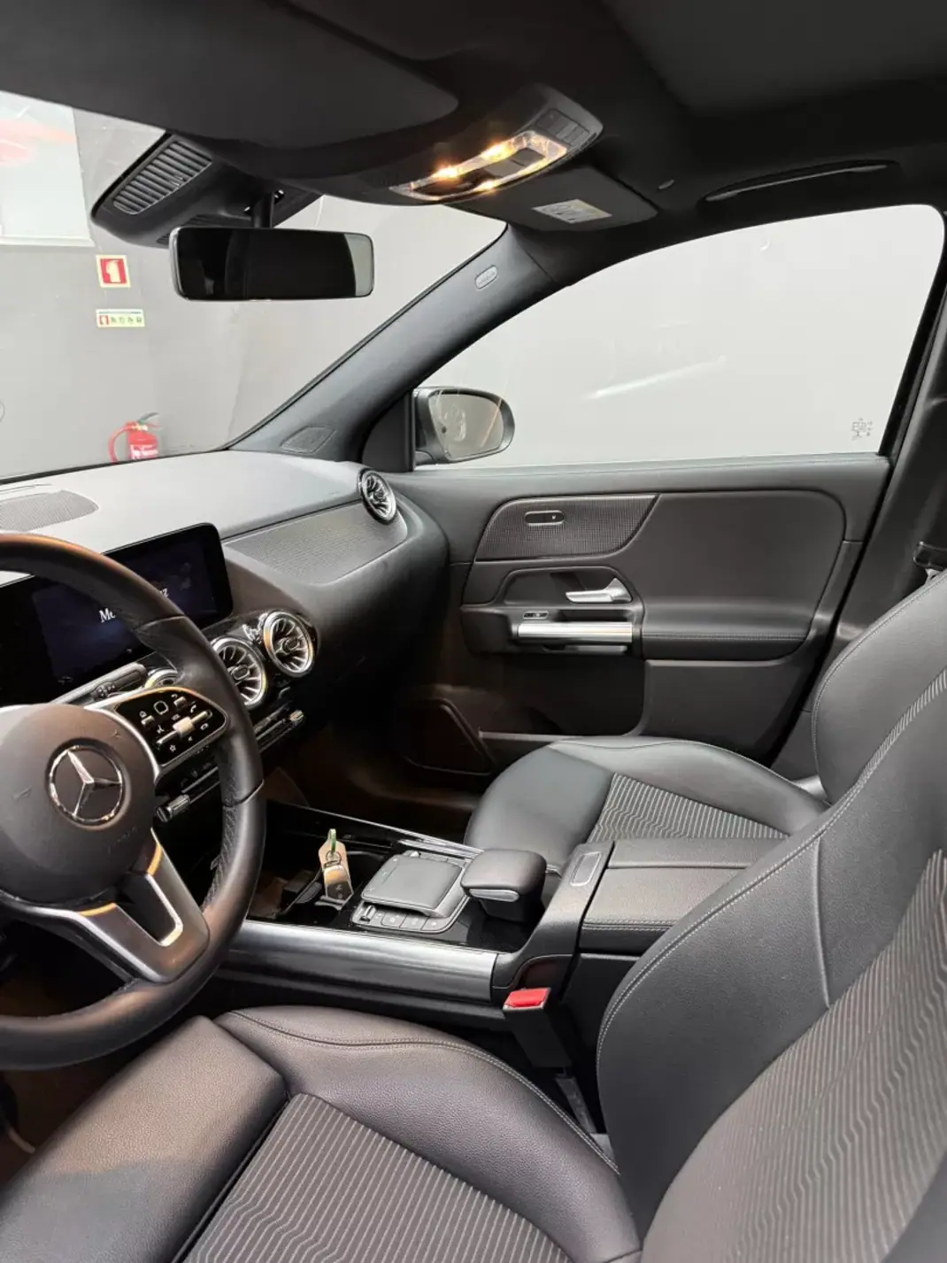 Mercedes-Benz EQA 2021 - 31250 EUR, 49100 km - AUTO.MOTO.pt - 49100km - foto 7 de 13