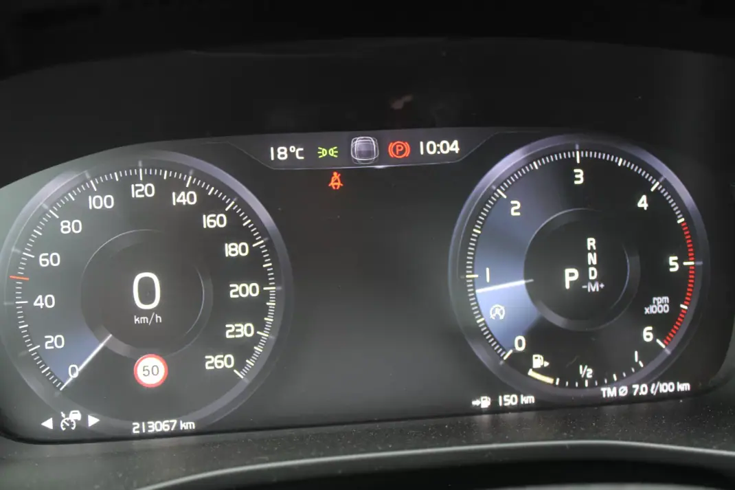 Volvo XC 40 2019 - 18900 EUR, 212000 km - AUTO.MOTO.pt - 212000km - foto 22 de 30