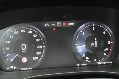 Volvo XC 40 2019 - 18900 EUR, 212000 km - AUTO.MOTO.pt - 212000km - foto 22 de 30