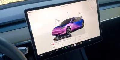 Tesla Model 3 2023 - 30450 EUR, 61000 km - AUTO.MOTO.pt - 61000km - foto 14 de 22