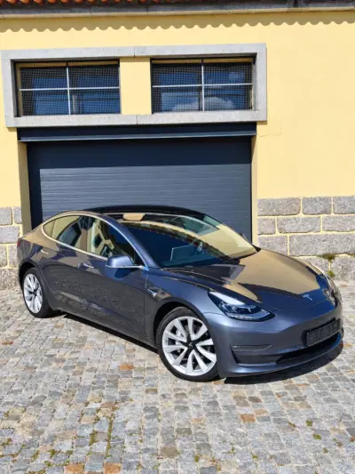Tesla Model 3 2019 — foto 2 de 19
