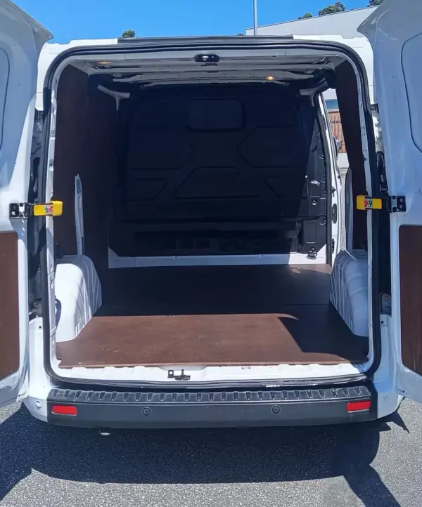Ford Transit Custom 2019 - 17490 EUR, 136130 km - AUTO.MOTO.pt - 136130km - foto 9 de 18