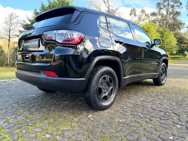 Jeep Compass 2018 - 16900 EUR, 131000 km - AUTO.MOTO.pt - 131000km - foto 18 de 21