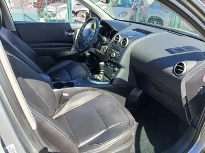 Nissan Qashqai 2008 - 7350 EUR, 167419 km - 167419km - foto 24 de 26