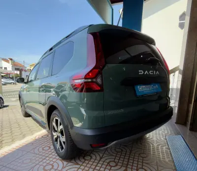 Dacia Jogger 2024 - 16950 EUR, 57000 km - AUTO.MOTO.pt - 57000km - foto 7 de 26