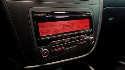 SEAT Leon 2012 - 5900 EUR, 395479 km - AUTO.MOTO.pt - 395479km - foto 32 de 40