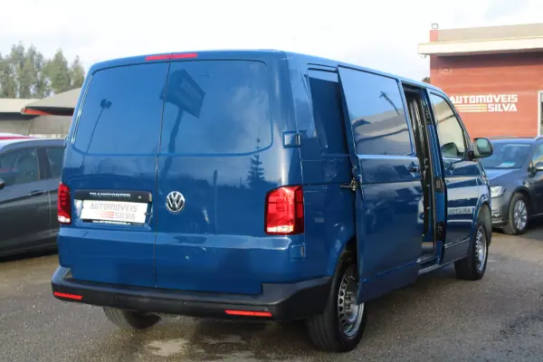 VW Transporter 2.0 TDI Confortline Extra 150Cv 2021 - 22990 EUR, 115000 km - AUTO.MOTO.pt - 115000km - foto 11 de 19